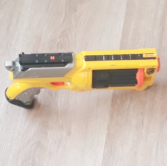 NERF N Strike Maverick Rev-6 Blaster - Yellow - Picture 10 of 12
